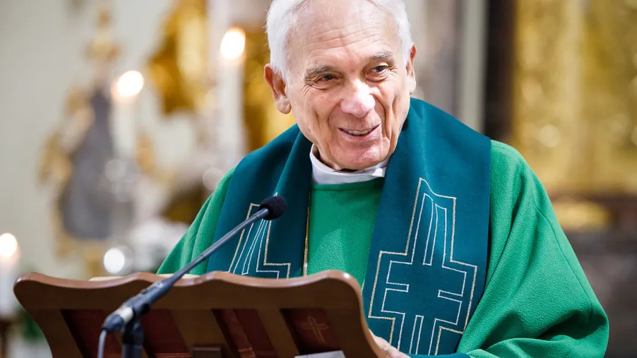 „Chodíval jsem podél lukovského potoka ke škole jako Jan Bula. A tam se mi začal před očima odvíjet jeho příběh.“ 